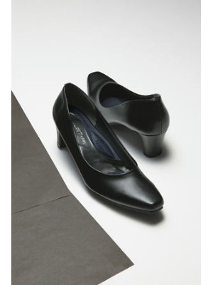 セロリー Selery ifory SKITTO,S98270,プレーンパンプス(ブラック)の写真は2025-26最新カタログ246ページに掲載されています。