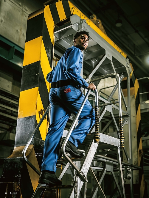 山田辰 DICKIES WORK　AUTO-BI THEMAN,24030 高機能つなぎ服の写真は2025-26最新オンラインカタログ65ページに掲載されています。
