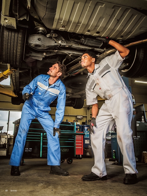 山田辰 DICKIES WORK　AUTO-BI THEMAN,1135 ツヅキ服の写真は2026最新オンラインカタログ121ページに掲載されています。